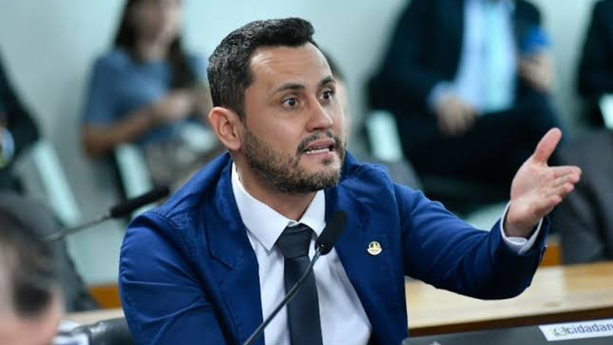 senador Cleitinho Azevedo