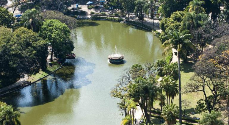 Imagens aéreas do Parque Municipal Américo Renné Giannetti, o Parque Municipal, no Centro de Belo Horizonte