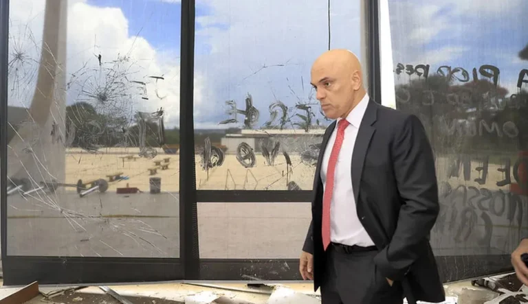 Ministro Alexandre de Moraes, do Supremo Tribunal Federal, e a luta contra o golpe de 8 de janeiro