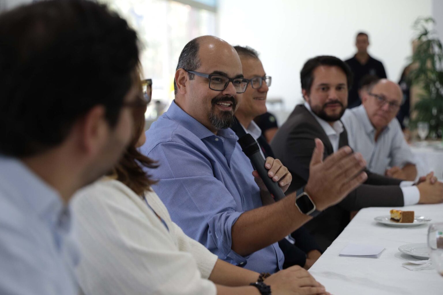 A ideia das reuniões é aproximar a relação de Mateus com parlamentares da base