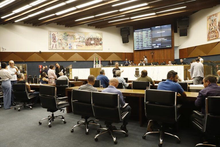 Em dezembro, a PBH anunciou que a passagem passaria de R$ 4,50 para R$ 5,25