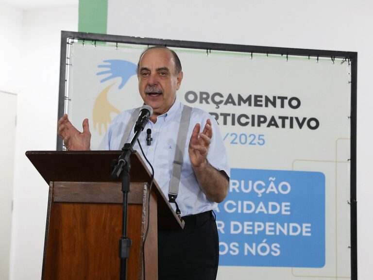 A pré-candidatura até já foi lançada no mês passado, em evento que contou com a presença do ex-ministro Gilberto Kassab, mas, pelos acenos de outras lideranças do partido, o partido poderia tomar outro rumo nas eleições da capital caso o rompimento do prefeito com Aro não se concretizasse.