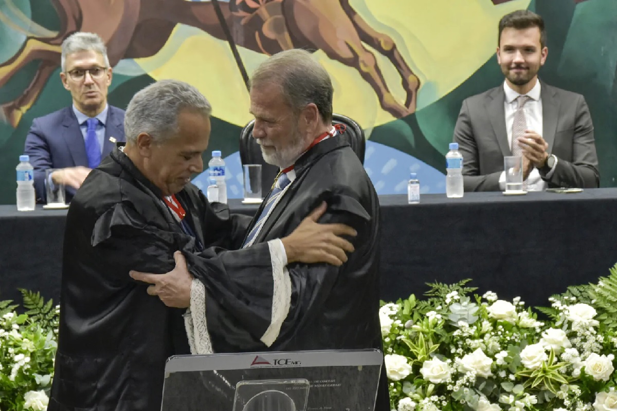 Gilberto Pinto Monteiro Diniz (presidente do TCE-MG), Durval Ângelo (vice-presidente do TCE-MG), Romeu Zema (governador - Novo/MG), e Tadeu Martins Leite (presidente da ALMG – MDB/MG), em Solenidade de posse do presidente, vice-presidente e corregedor do Tribunal de Contas do Estado de Minas Gerais