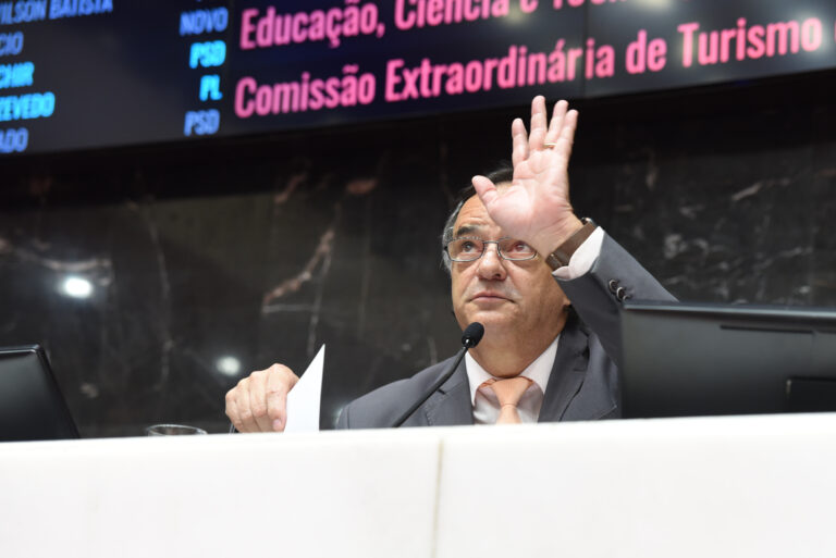 Apesar da conversa com Tramonte ter "esfriado", ainda há chances de que a aliança com o Novo saia do papel