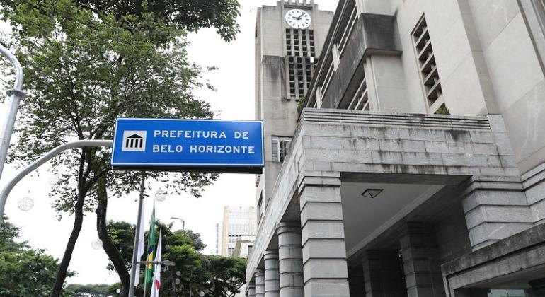 Placa em frente a Prefeitura de Belo Horizonte, na Avenida Afonso Pena