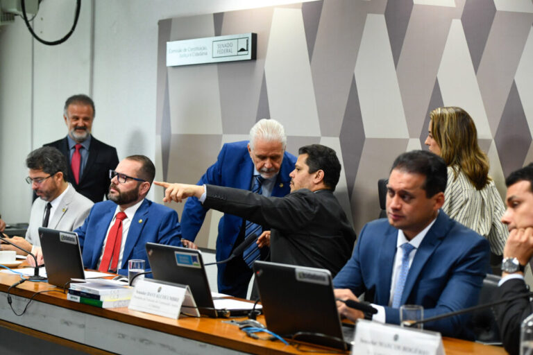 CCJ do Senado em sessão