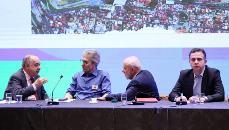 Fuad, Zema, Lula e Rodrigo Pacheco em evento no Minascentro