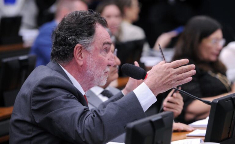 Patrus Ananias na CCJ da Câmara