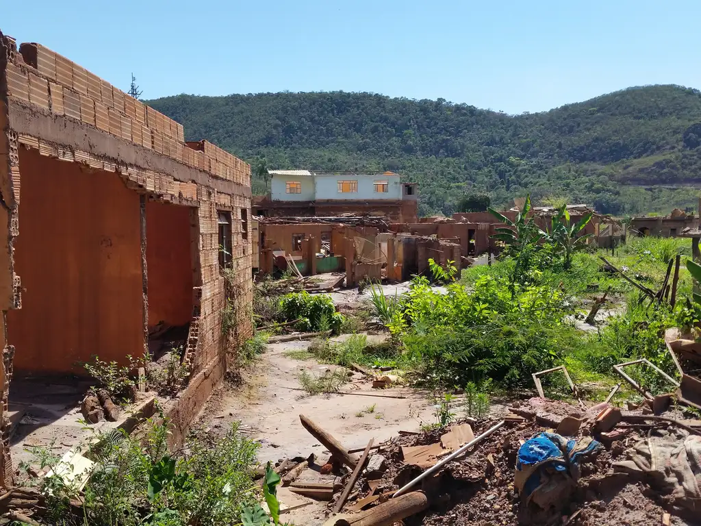 O rompimento da barragem de Fundão, em 2015, matou 19 pessoas e gerou dano ambiental ainda incalculável