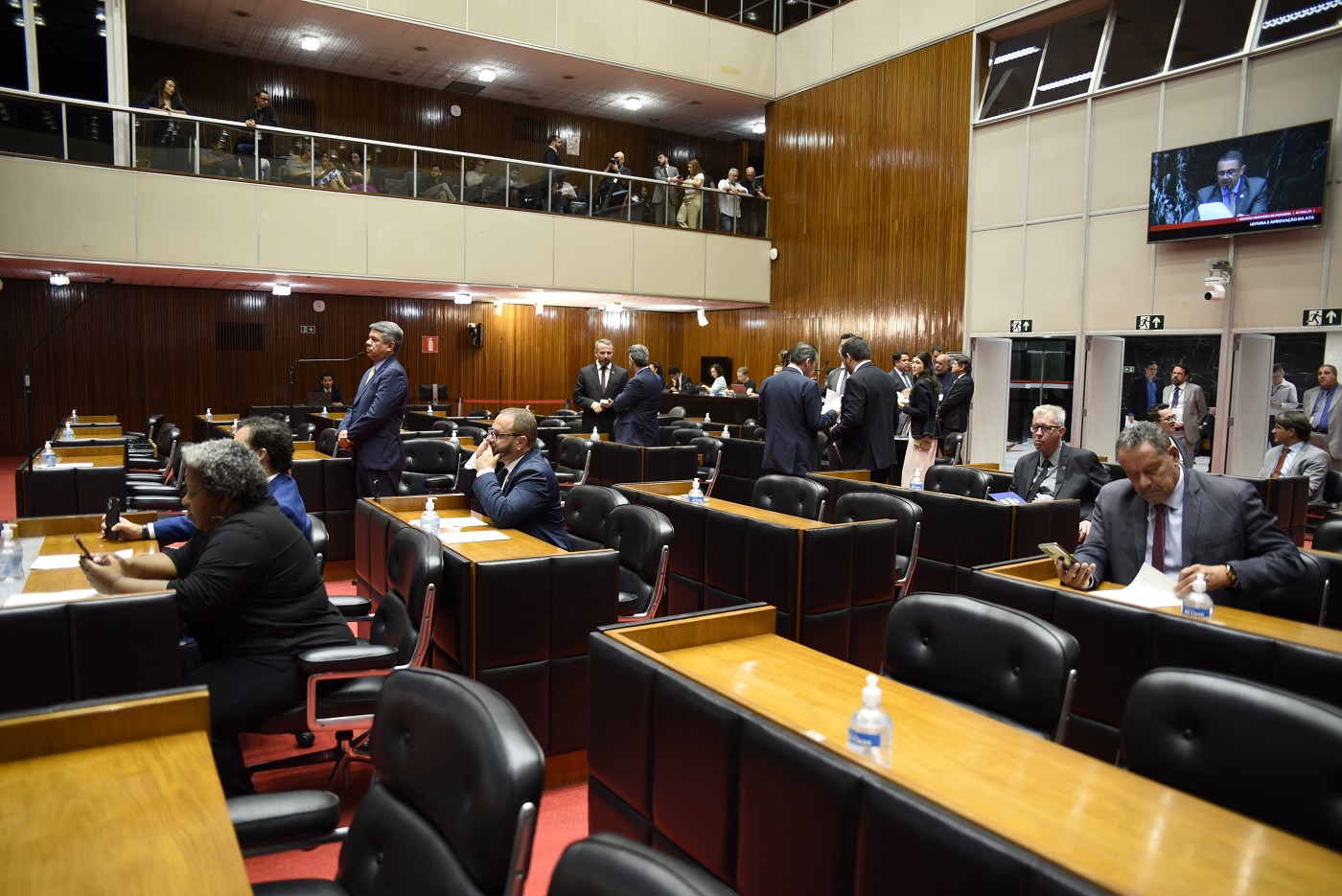 Detalhe: não havia reunião de líderes prevista para esta quinta - trata-se de um encontro emergencial.
