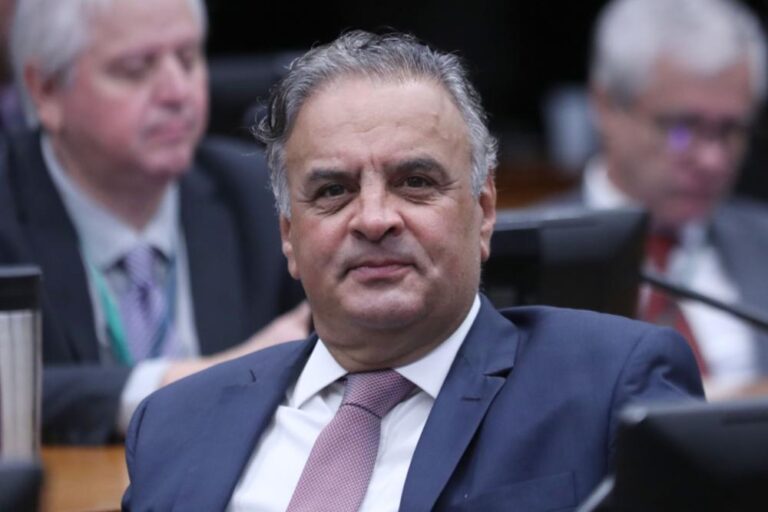 Deputado Federal Aécio Neves culpa administração Zema por elevadores quebrados na Cidade Administrativa