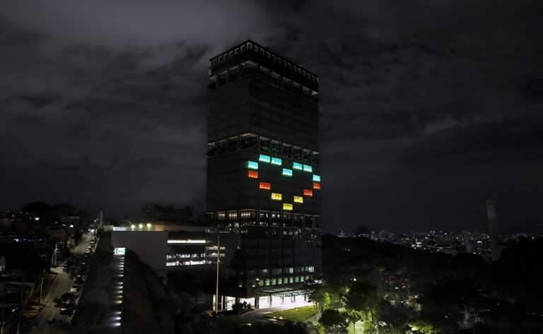 Prédio da Localiza&CO em BH com homenagem ao Rio Grande do Sul. (Foto: Divulgação/Localiza&Co)
