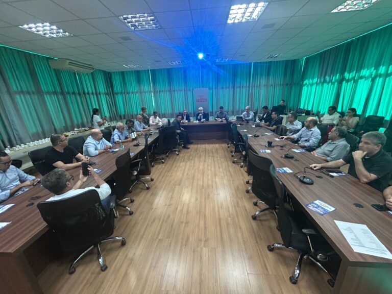 Empresários negociaram gás natural com a empresa responsável pelo projeto
