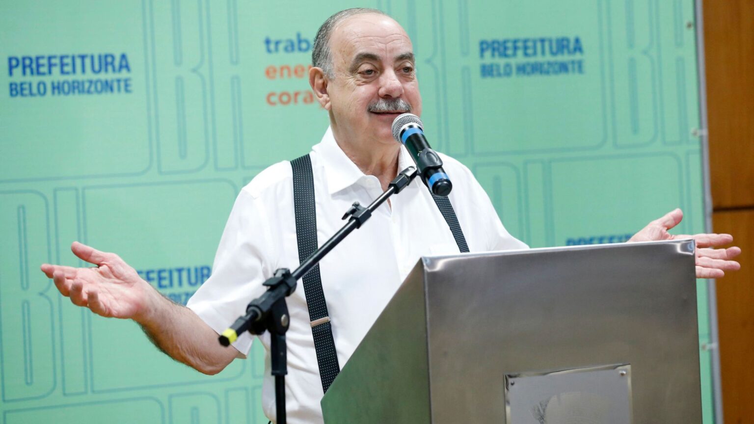 Fuad Noman concede entrevista coletiva