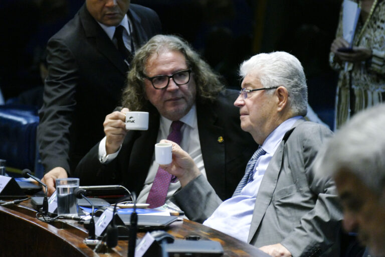Wellington Salgado (esq.) foi senador pelo MDB de Minas Gerais entre 2005 e 2010. Foto: Divulgação/Senado