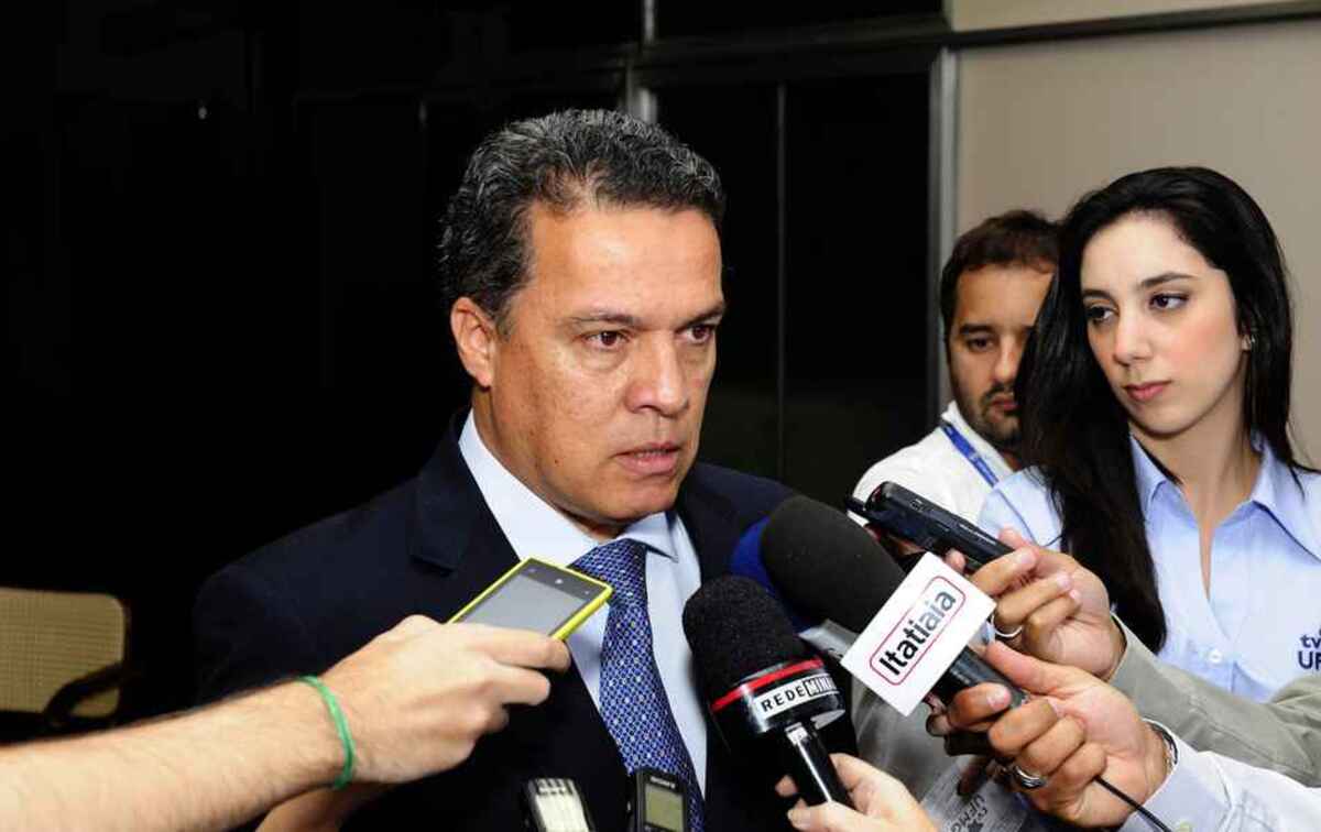 Reitor Jaime Arturo em coletiva