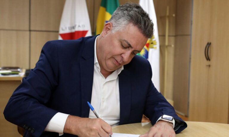 O prefeito Álvaro Damião