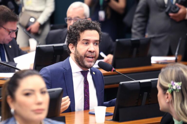 André Janones