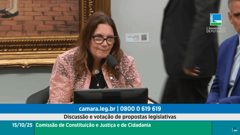 Bia Kicis na CCJ