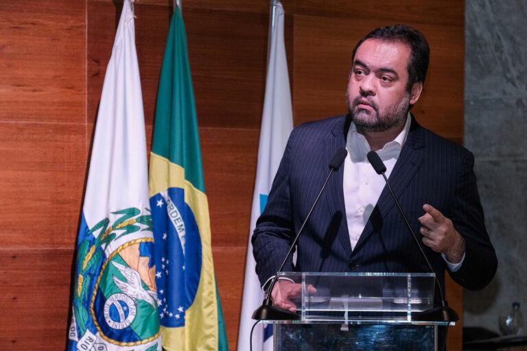 Governador Cláudio Castro