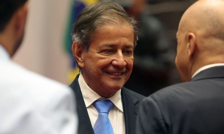 O deputado Carlos Pimenta