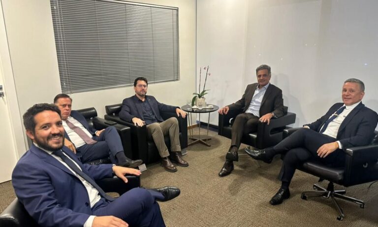 Reunião de Falcão, Aécio e Paulo Abi-Ackel
