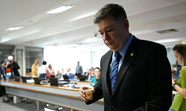 O senador Carlos Viana